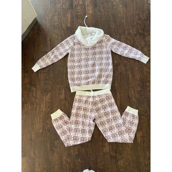 PajamaGram Chalet Shearling Rollneck Pajamas (Medium) - Picture 4 of 5